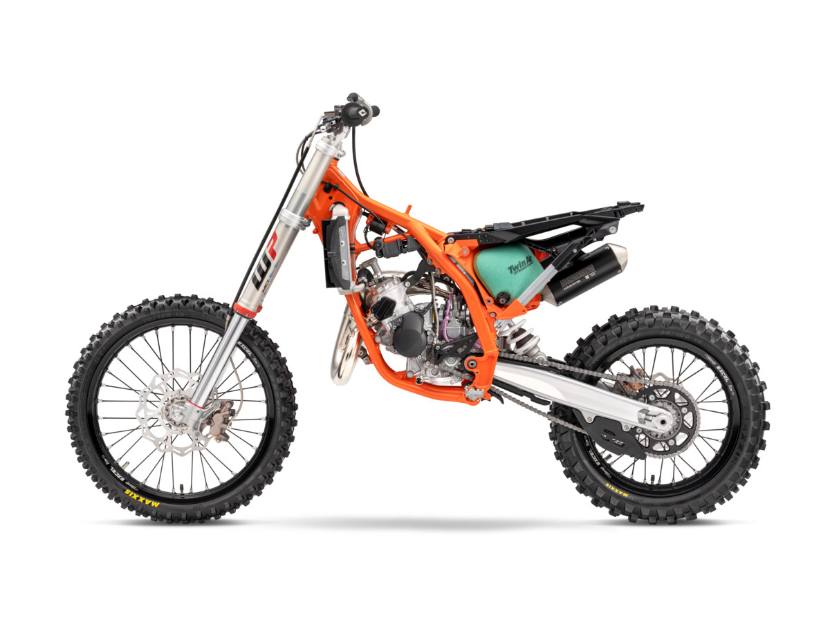 592974_my25_ktm_85_sx_19-16_stripped-bike-90-degree-left_studio_p14124