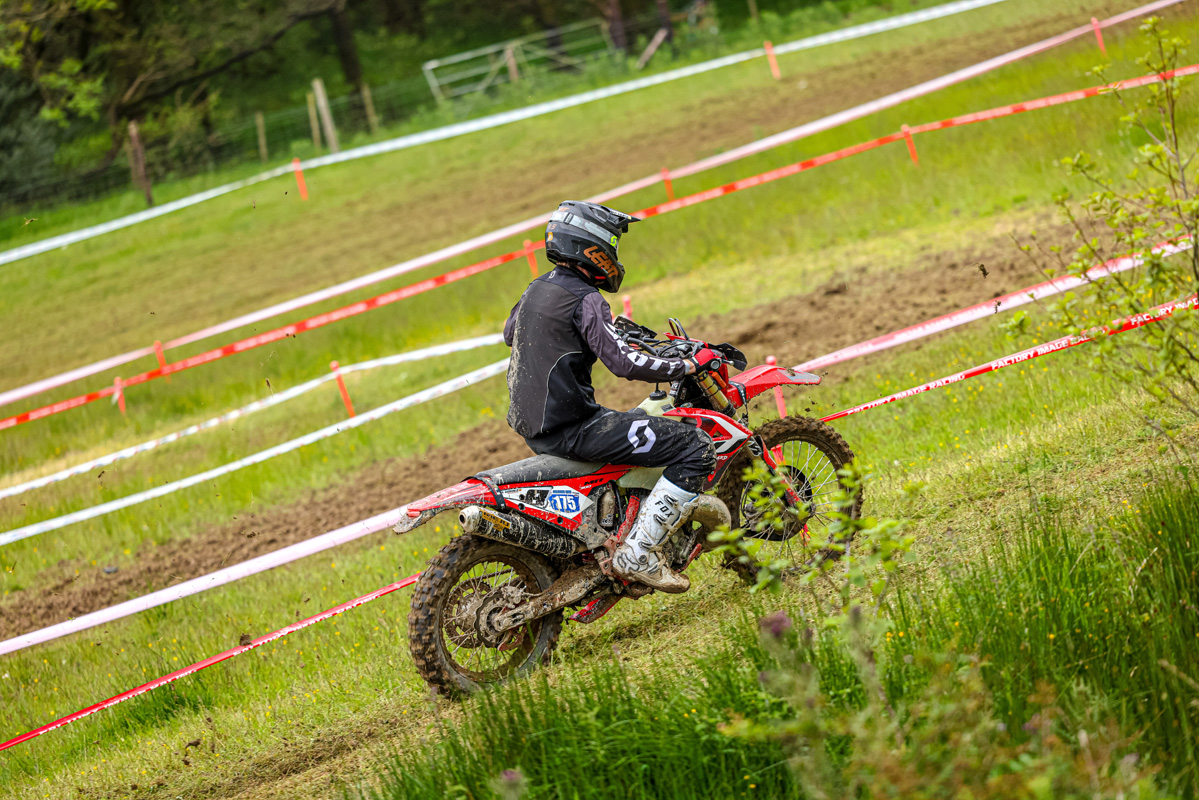 2024_rieju_hard_enduro_gomez_replica_test_enduro21_riding_2