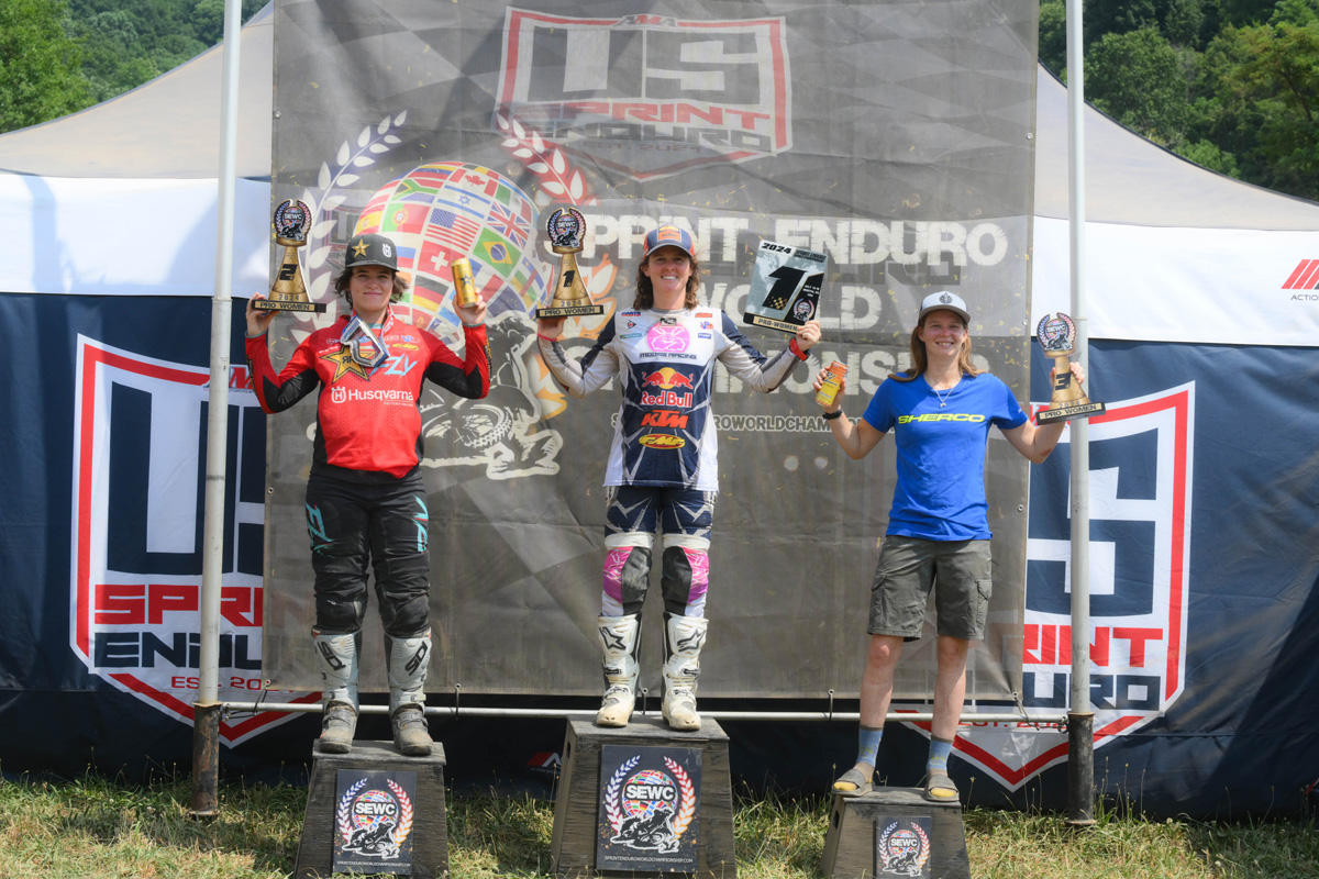 women_podium