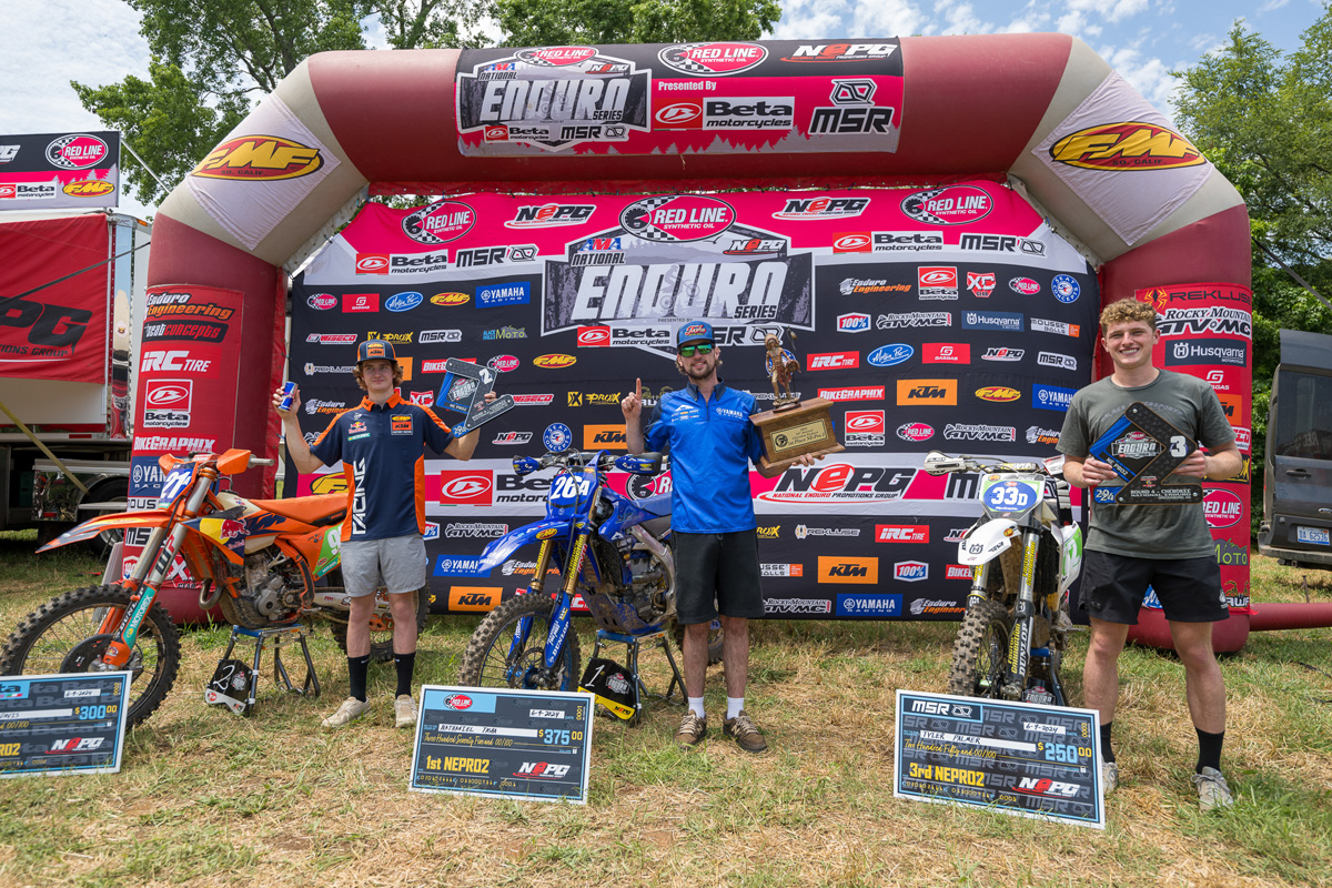 ne-pro2-podium