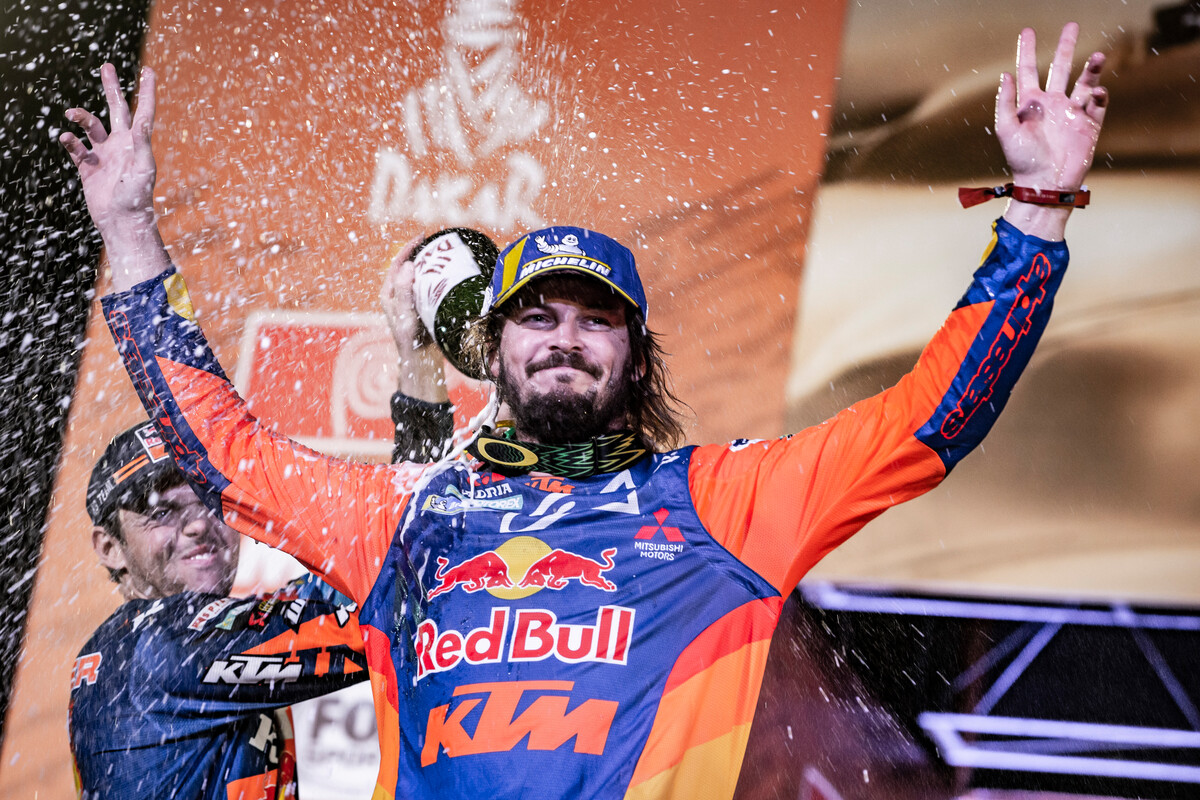263426_toby_price_finish_red-bull-ktm-factory-racing_dakar2019__p49514