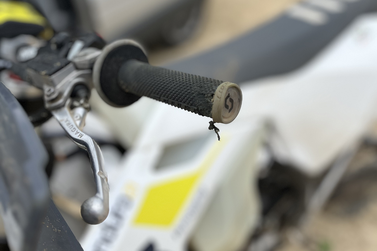 scott_lock-on_off-road_grips_0612-copy