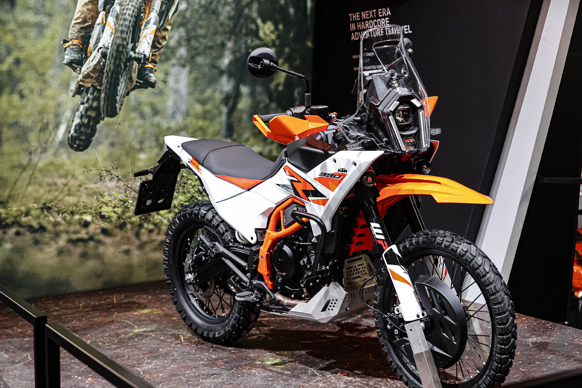 First look: KTM tease new 390 Adventure R and Enduro R models 