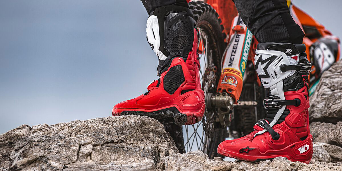 medium-tech10_enduro_red