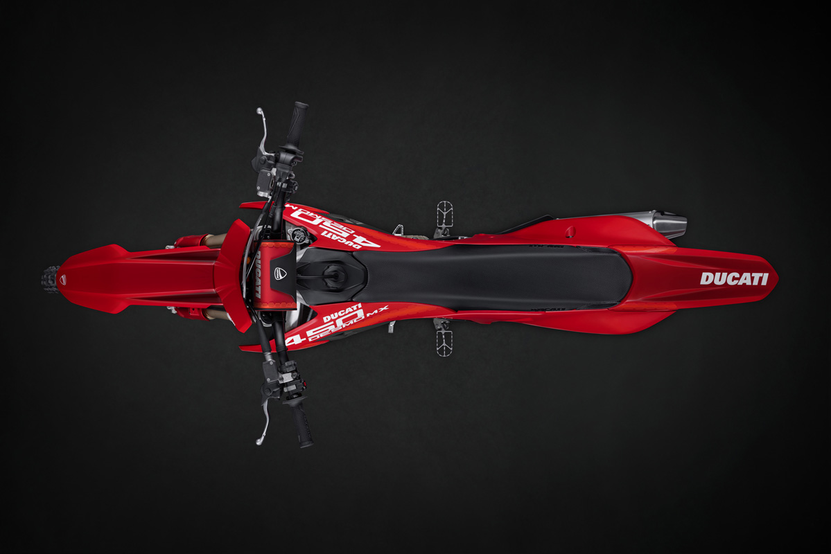 my26_desmo450_mx_studio-_2__uc775556_mid-copy