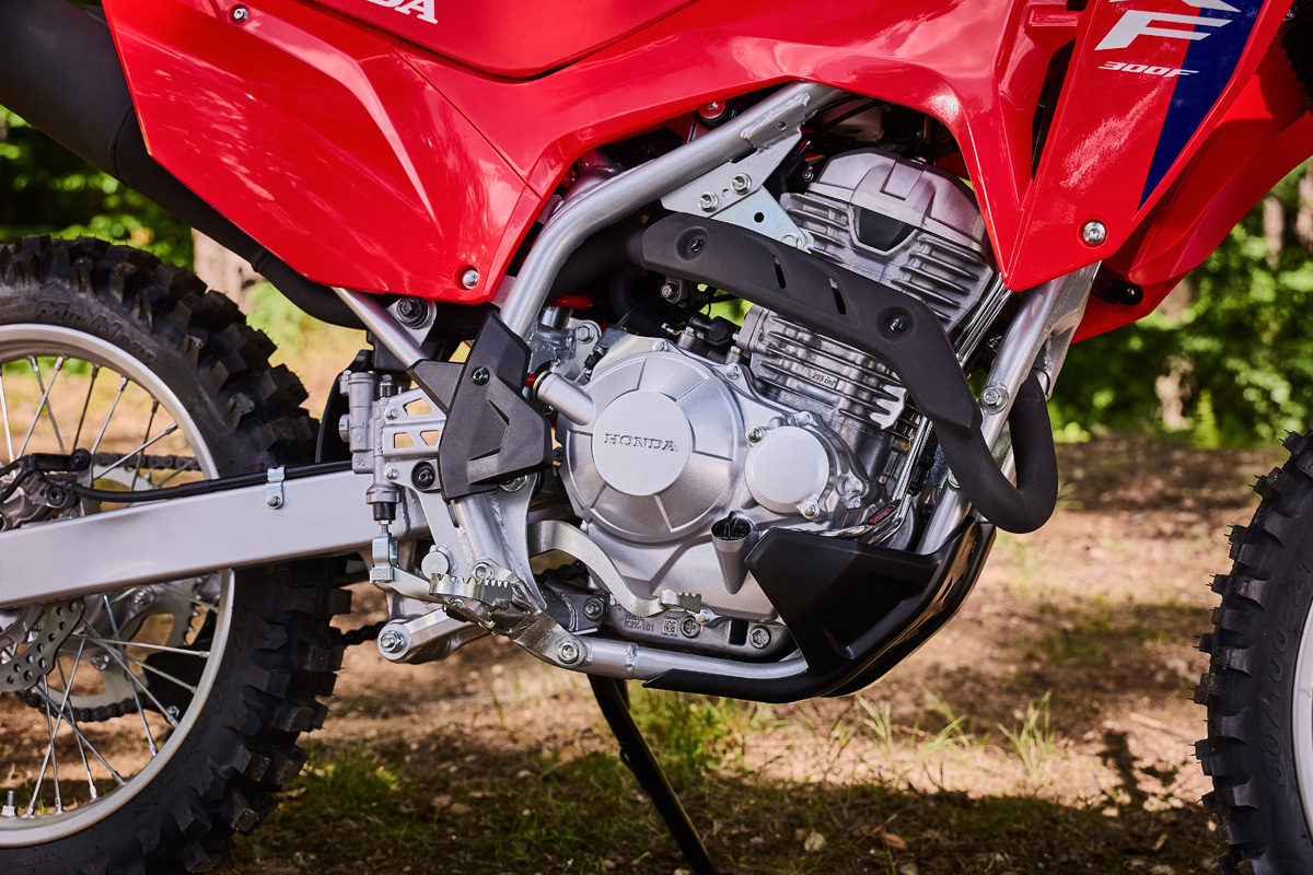 26-honda-crf300f_beauty-1