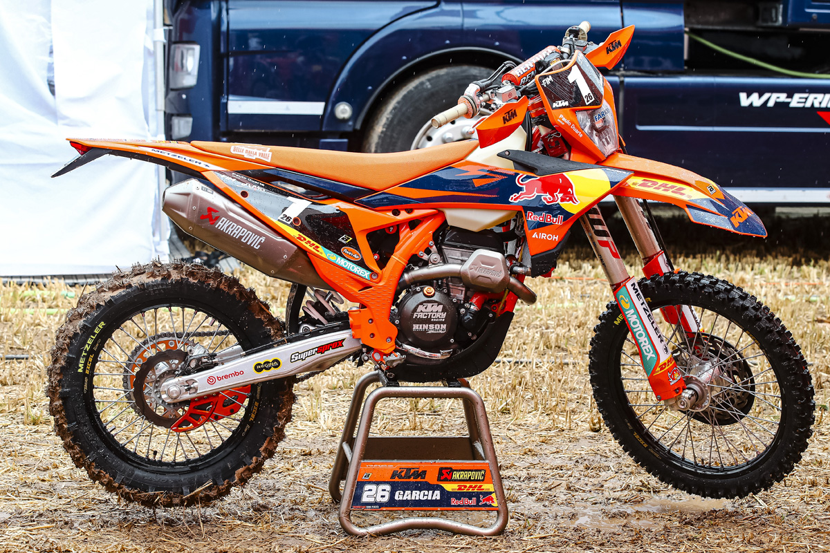 Pro Bike: Josep Garcia’s Red Bull KTM Factory Racing 250 EXC-F – Josep & mechanic Ivan dish the details