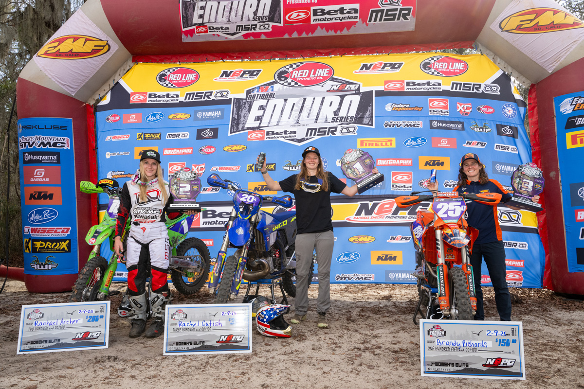 womens-podium
