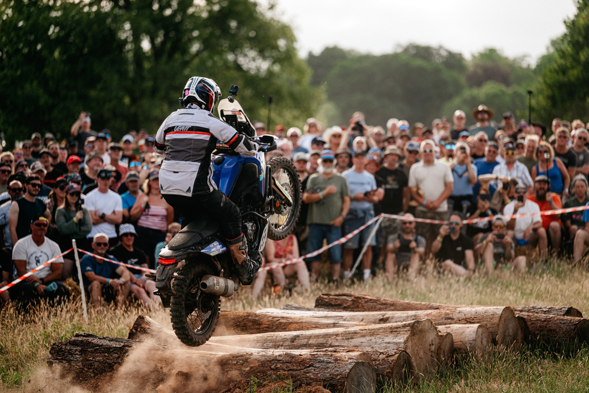 crowds-watch-the-worlds-best-riders-in-the-gopro-display-arena