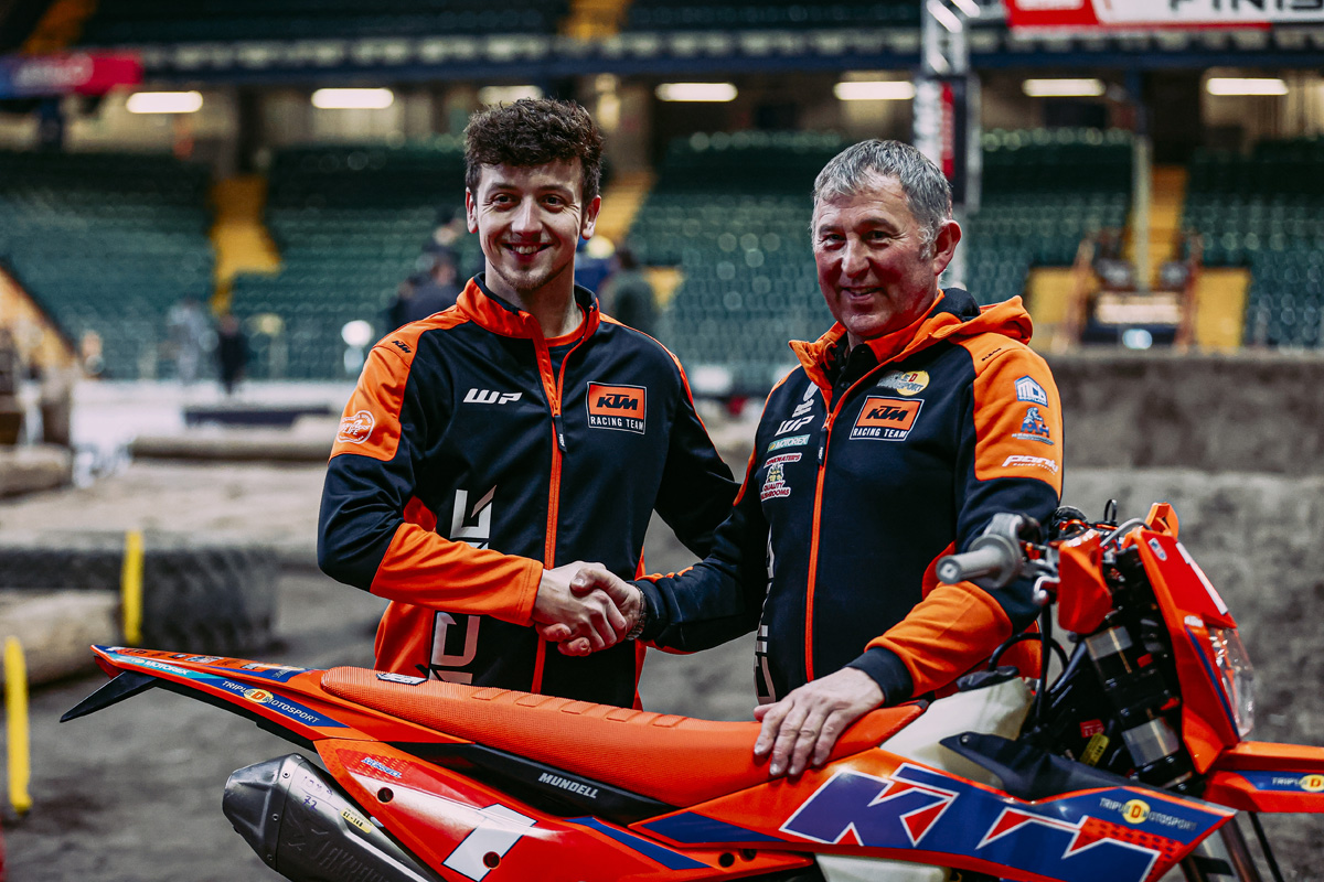 Dan Mundell signs with KTM UK and Triple D Motosport