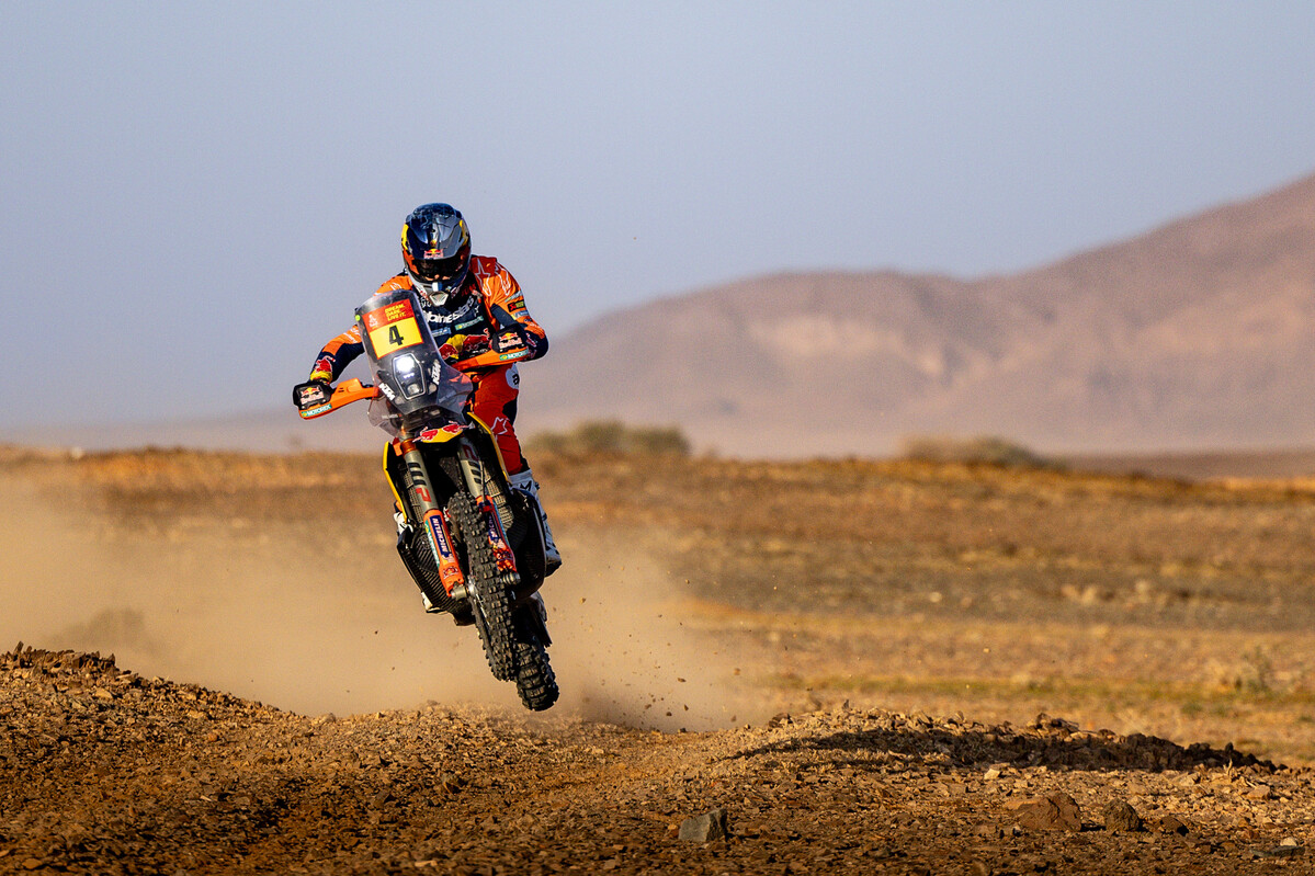 665476_red-bull-ktm-factory-racing_dakar-2025_race-coverage-mar_p82112