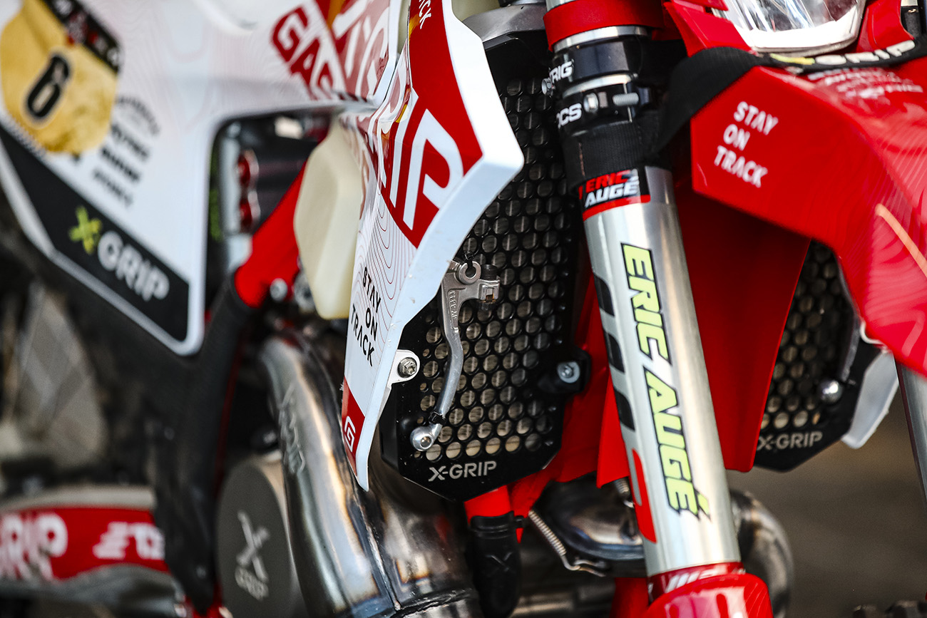 Pro off-road tips: Where to stash spare levers for Hard Enduro