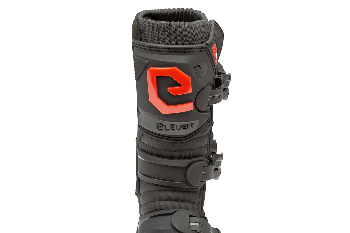 eleveit_x-peak-junior_black-red_04