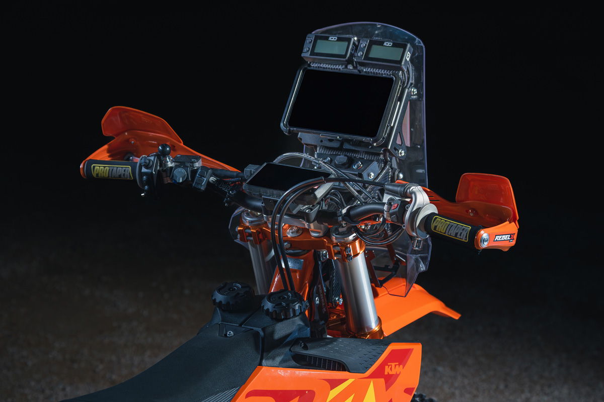 2026-ktm-exc-rally-kit_cockpit