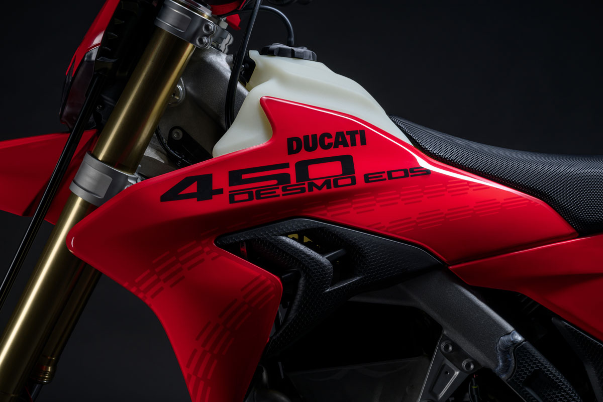 my27_desmo450eds_details_18