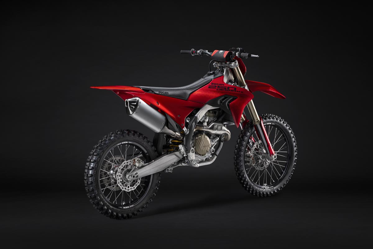06_-_my27_desmo250_mx_studio_5
