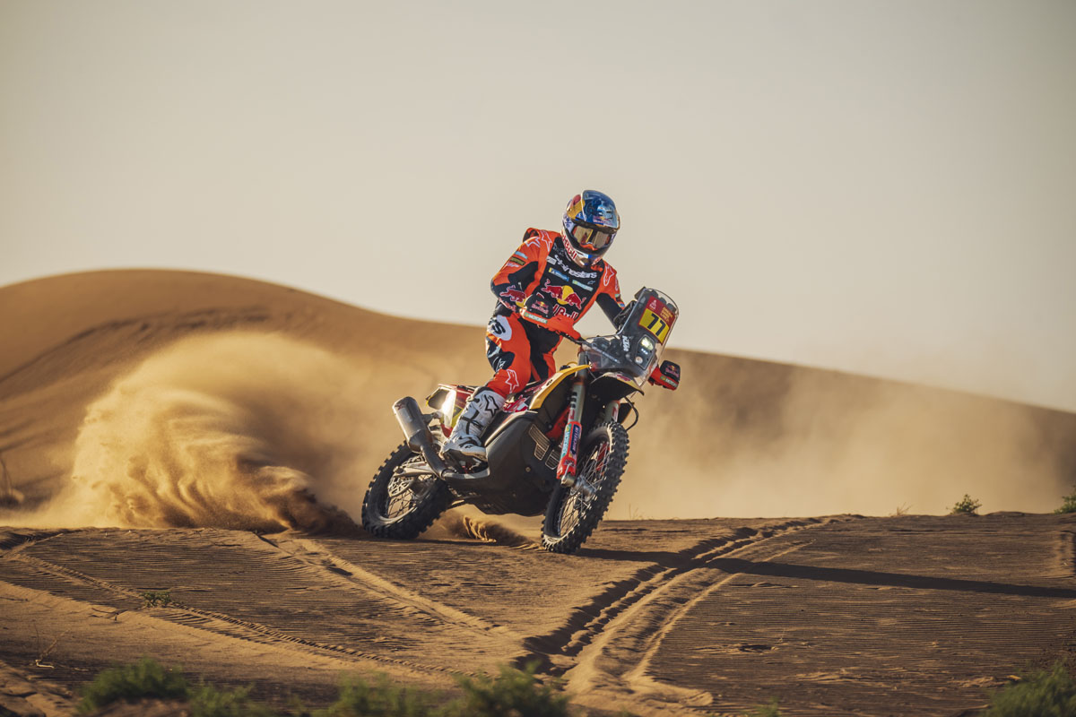 red-bull-ktm-factory-racing-luciano-benavides-contract-extensio_p39732