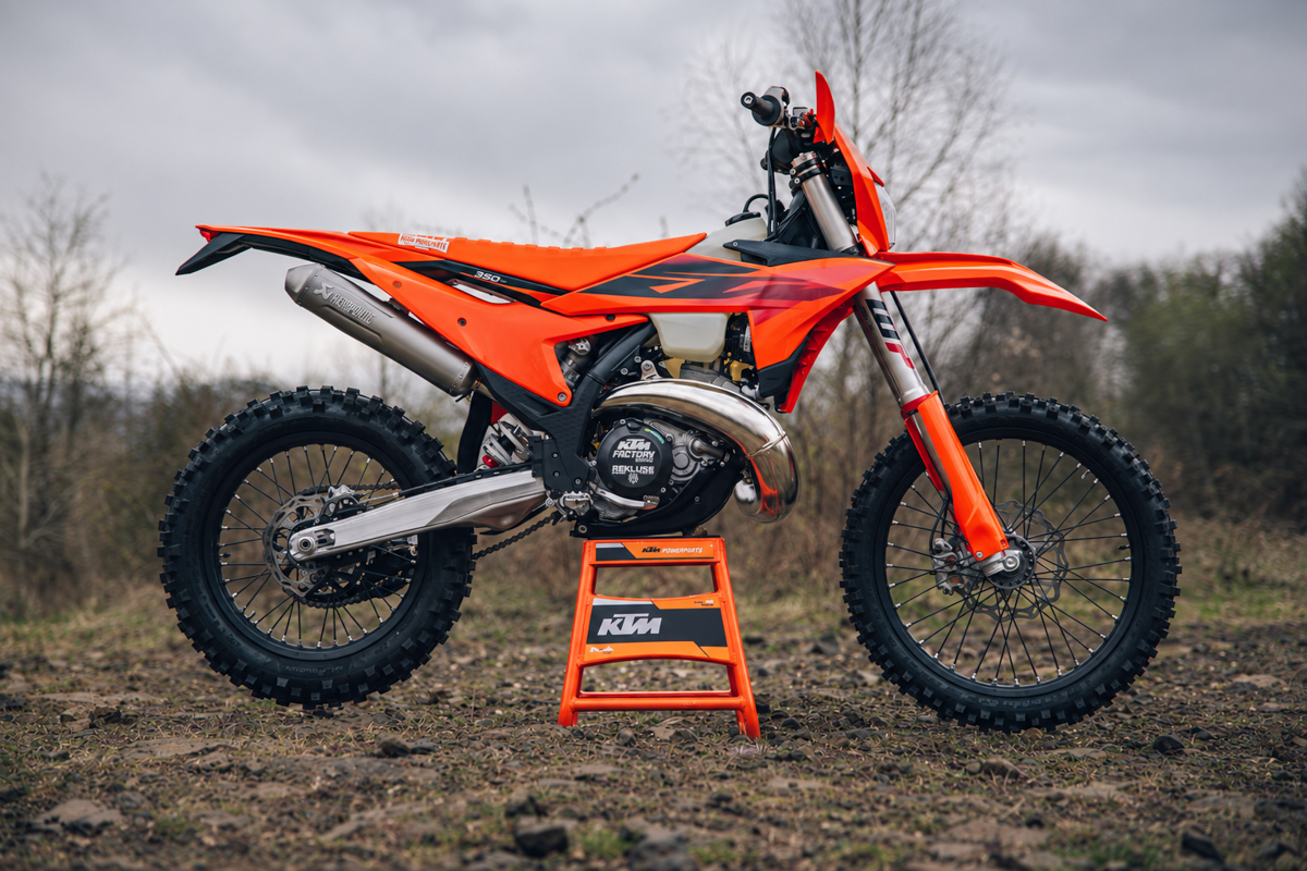 Quick look: 2024 Suzuki RM-Z450 & RM-Z250 – give us an X model
